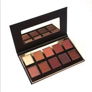 🌟2 /$20🌟 Crown Fuego Eyeshadow Palette